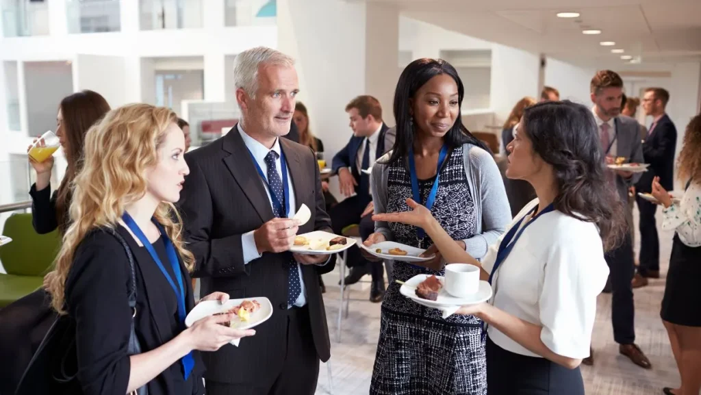 delegates-networking-during-conference-lunch-break